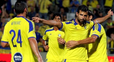 בן בסט חוגג עם חבריו (משה חרמון)