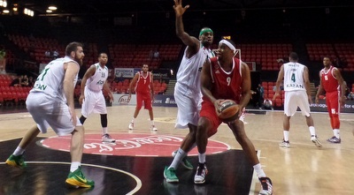 ג´וזף ג´ונס בפעולה מול קאזאן ג´וזף ג´ונס בפעולה מול קאזאן