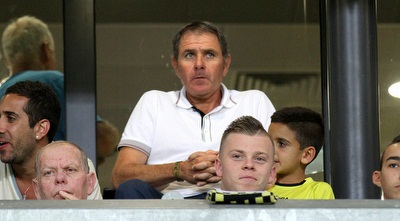 אלי גוטמן. הגיע לצפות בשני השוערים - הרוש וחיימוב (רדאד ג´בארה)