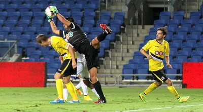 הרוש קולט את הכדור (רדאד ג´בארה)