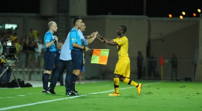 דסה חוגג עם קורצקי (עמרי שטיין)