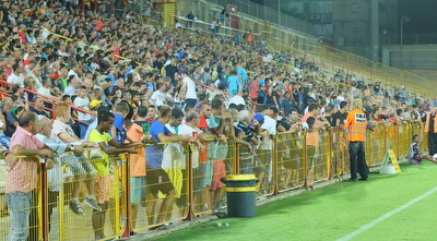 הקהל באשדוד (מרטין גוטדאמק) הקהל באשדוד (מרטין גוטדאמק)