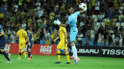 דודו גורש עם הכדור (עמרי שטיין)