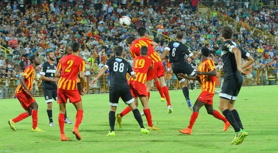 בני סכנין בהתקפה על שער אשדוד (מרטין גוטדאמק) בני סכנין בהתקפה על שער אשדוד (מרטין גוטדאמק)