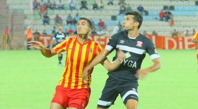 חאתם עבד אלחמיד נאבק על הכדור (מרטין גוטדאמק) חאתם עבד אלחמיד נאבק על הכדור (מרטין גוטדאמק)