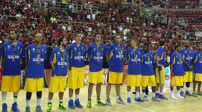 שחקני מכבי ת&qout;א בטקס הסיום (fiba america) שחקני מכבי ת&qout;א בטקס הסיום (fiba america)