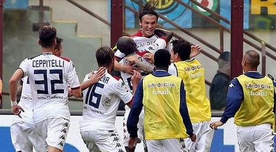 אקדל חוגג עם החברים של קליארי