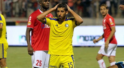 מיכה תופס את הראש (יניב גונן) מיכה תופס את הראש (יניב גונן)