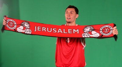 טוני גפני (חגי ניזרי)