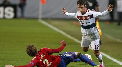 מריו פרננדס וחואן ברנאט (רויטרס)