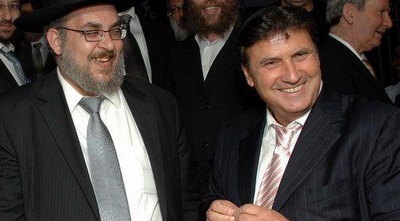 סאני קהאן (מימין) (מערכת ONE) סאני קהאן (מימין) (מערכת ONE)