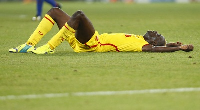 מריו באלוטלי שוכב על כר הדשא (רויטרס) מריו באלוטלי שוכב על כר הדשא (רויטרס)