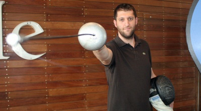 עידו אייזנשטדט עם הדקר (משה חרמון)