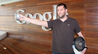 עידו אייזנשטדט עם הדקר (משה חרמון)