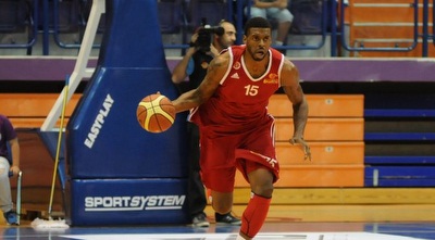 דונטה סמית´´ עם הכדור (עמרי שטיין)