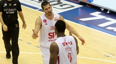 נאור וגיינס (חגי ניזרי)