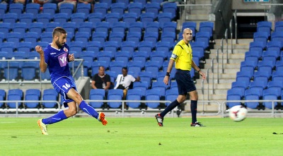 דובב גבאי בועט את הפנדל (רדאד ג´בארה)