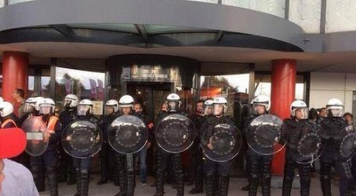 כוחות השיטור שומרים על המתחם (טוויטר) (מערכת ONE) כוחות השיטור שומרים על המתחם (טוויטר) (מערכת ONE)