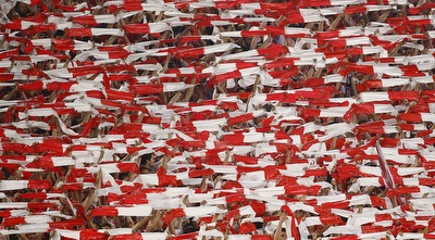 אוהדי באיירן (רויטרס) אוהדי באיירן (רויטרס)