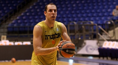 אלכס מאריץ´ (חגי ניזרי)