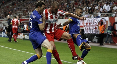 פייטים קסאמי נאבק בסטפן ליכשטיינגר (רויטרס)