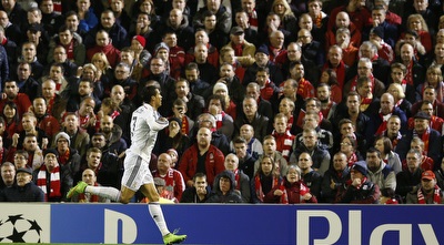 רונאלדו חוגג שער באנפילד (רויטרס)