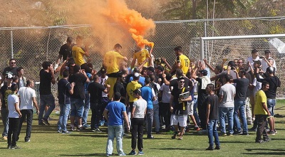 אוהדי בית&qout;ר ירושלים פוצצו את האימון (גיא בן זיו)