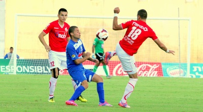 מושיקו לוגסי נאבק בשלומי ארבייטמן (משה חרמון)