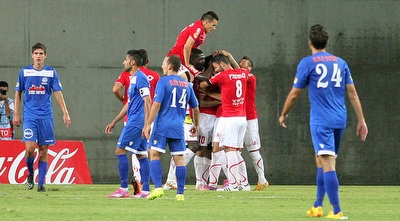 שלומי ארבייטמן חוגג עם החברים (משה חרמון)