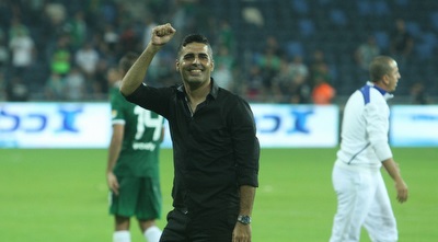 סילבס מניף אגרוף לניצחון(עמית מצפה)