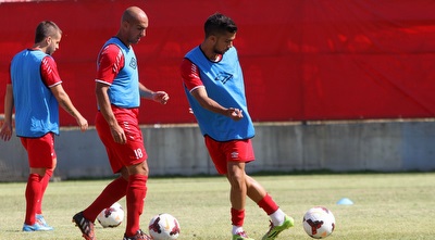 גוזלן ושי אבוטבול (חגי ניזרי)