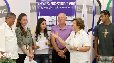 טקס הענקת המלגות (חגי ניזרי) טקס הענקת המלגות (חגי ניזרי)