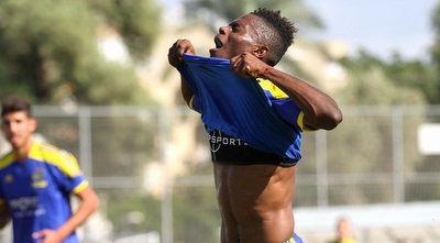 מאוויס צ&acute;יבוטה (רדאד ג&acute;בארה)