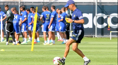 פאקו אייסטרן. נערך לחודש עמוס (משה חרמון)