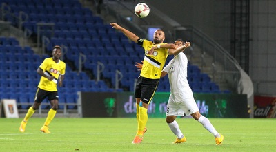 ערן לוי נאבק עם חסן אבו זייד (רדאד ג´בארה)