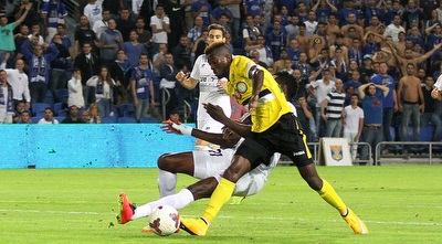 לארי קאיודה נופל ומקבל פנדל שלא היה ולא נברא (רדאד ג´בארה)