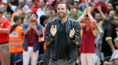 אורי אלון מרוצה (חגי ניזרי)