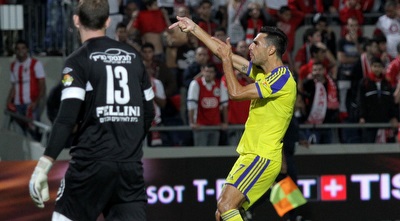 זהבי חוגג (יניב גונן) זהבי חוגג (יניב גונן)