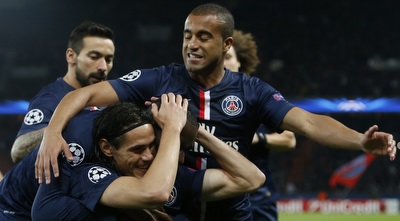 אדינסון קבאני חוגג עם החברים את שער היתרון המהיר (רויטרס) אדינסון קבאני חוגג עם החברים את שער היתרון המהיר (רויטרס)