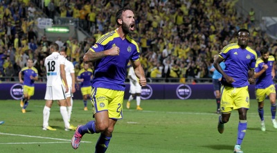 ראדה פריצה חוגג. עשה את שלו (יניב גונן) ראדה פריצה חוגג. עשה את שלו (יניב גונן)