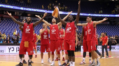 שחקני הפועל חוגגים (רדאד ג´בארה)