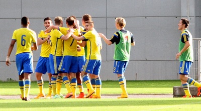 שחקני שבדיה חוגגים (חגי ניזרי)