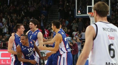 אפס אנדולו חוגגת ניצחון דרמטי