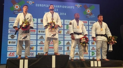 יעקב ממיסטלוב (ראשון מימין) על הפודיום (איגוד הג´ודו)