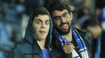 אוהדים ביציע (עמית מצפה)