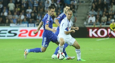 ורמוט מתעלל בבוסנים (עמית מצפה)