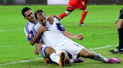 דמארי וזהבי. חגיגה של הנבחרת בסמי עופר (יניב גונן)