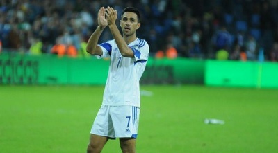 זהבי מודה לקהל (עמרי שטיין)