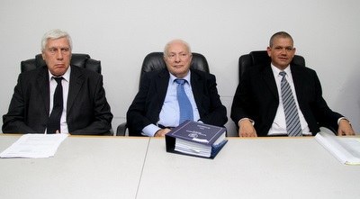 שלושת הדיינים (רדאד ג´בארה) שלושת הדיינים (רדאד ג´בארה)