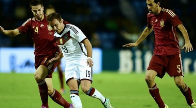 מריו גצה נאבק בבוסקטס ואזפיליקווטה (מערכת ONE) מריו גצה נאבק בבוסקטס ואזפיליקווטה (מערכת ONE)